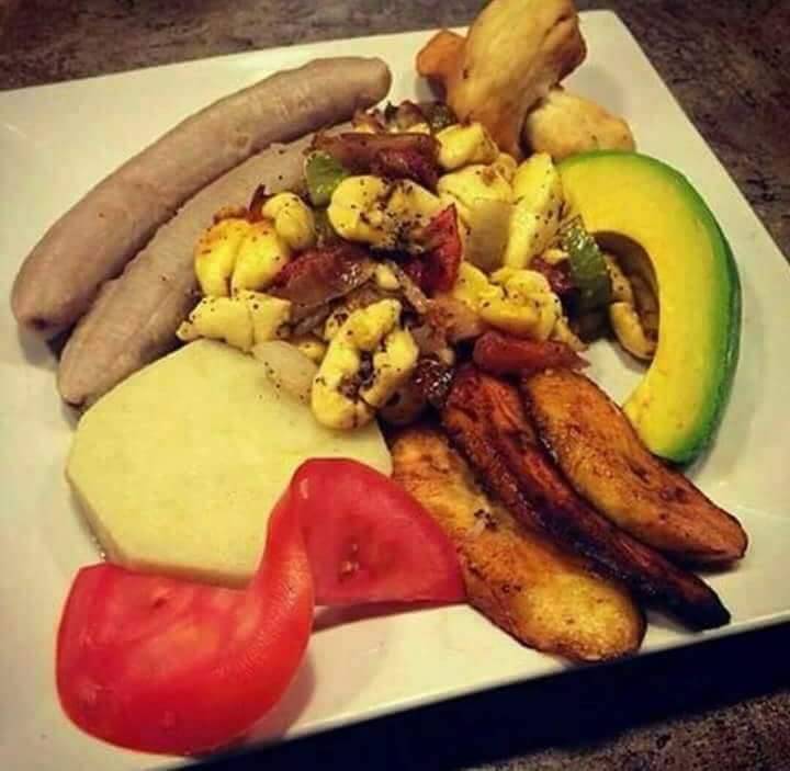 Unique Restaurant and Bar | restaurant | 1680 St Clair Ave W, Toronto, ON M6N 1H8, Canada | 6473455551 OR +1 647-345-5551