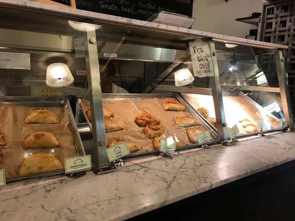 El Porteño Empanadas | restaurant | One Ferry Building, #18, San Francisco, CA 94111, USA | 4155134529 OR +1 415-513-4529
