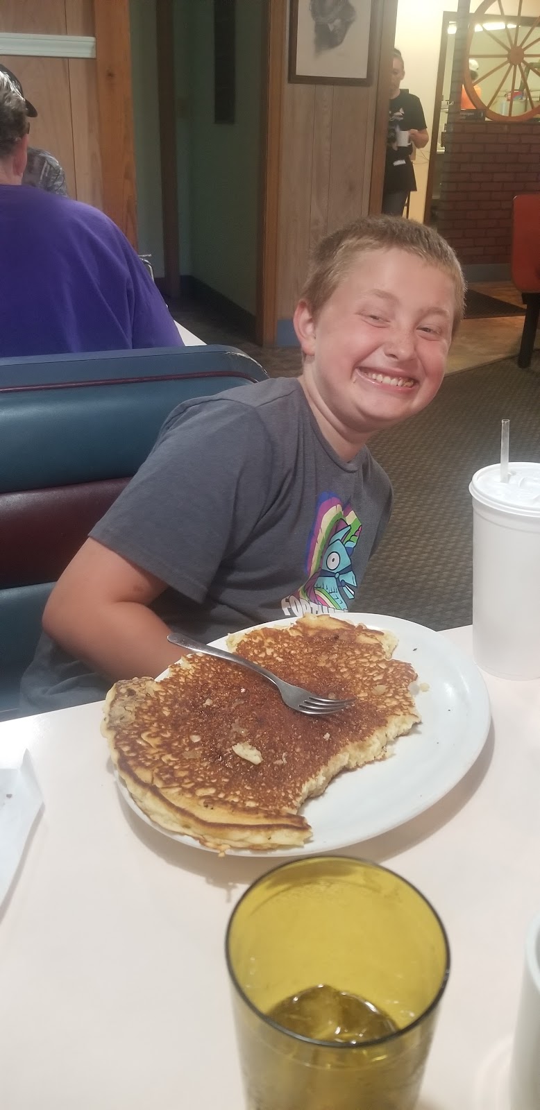 Wagon Wheel Family Restaurant | restaurant | 20262 US-160, Forsyth, MO 65653, USA | 4175463266 OR +1 417-546-3266