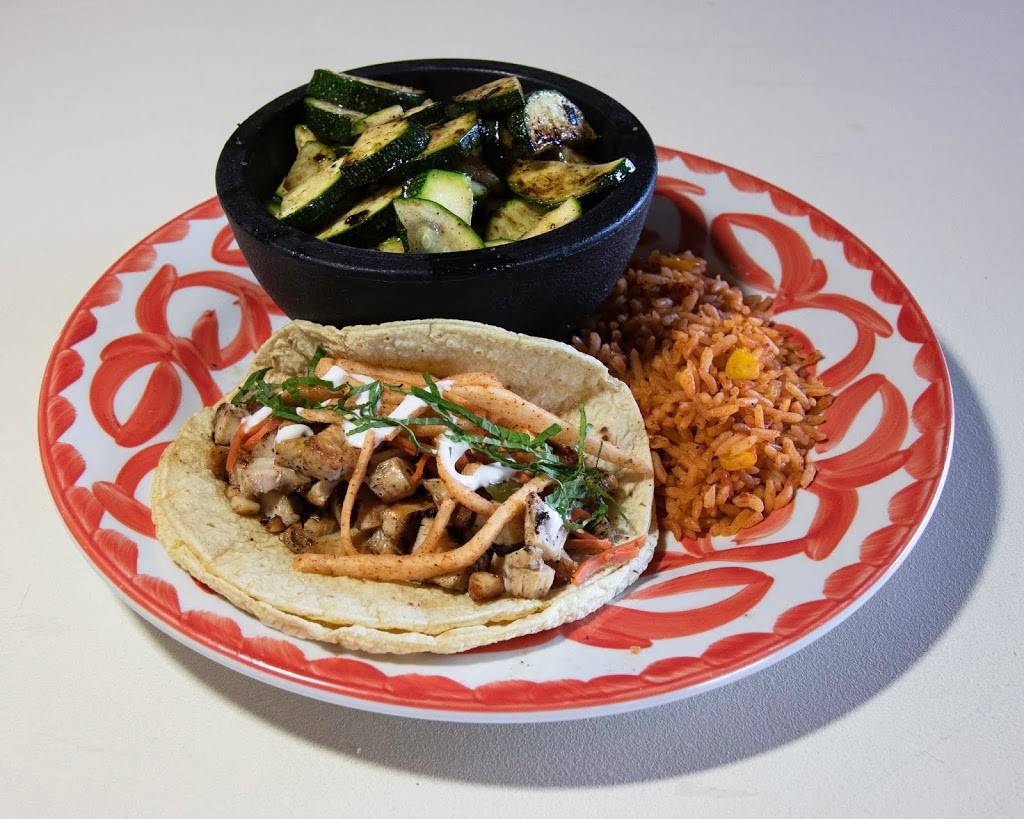 Pelons Tex Mex | restaurant | 802 Red River St, Austin, TX 78701, USA | 5122437874 OR +1 512-243-7874