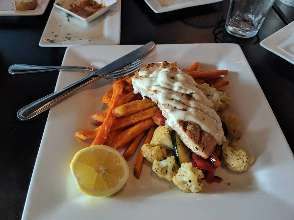 Fugazzis | restaurant | 1441 E Prosperity Ave, Tulare, CA 93274, USA | 5596871454 OR +1 559-687-1454