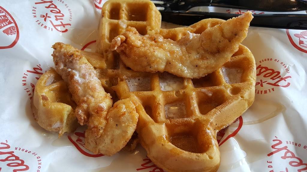 Slim Chickens | restaurant | 5528 N Tarrant Pkwy, Fort Worth, TX 76244, USA | 8178499101 OR +1 817-849-9101