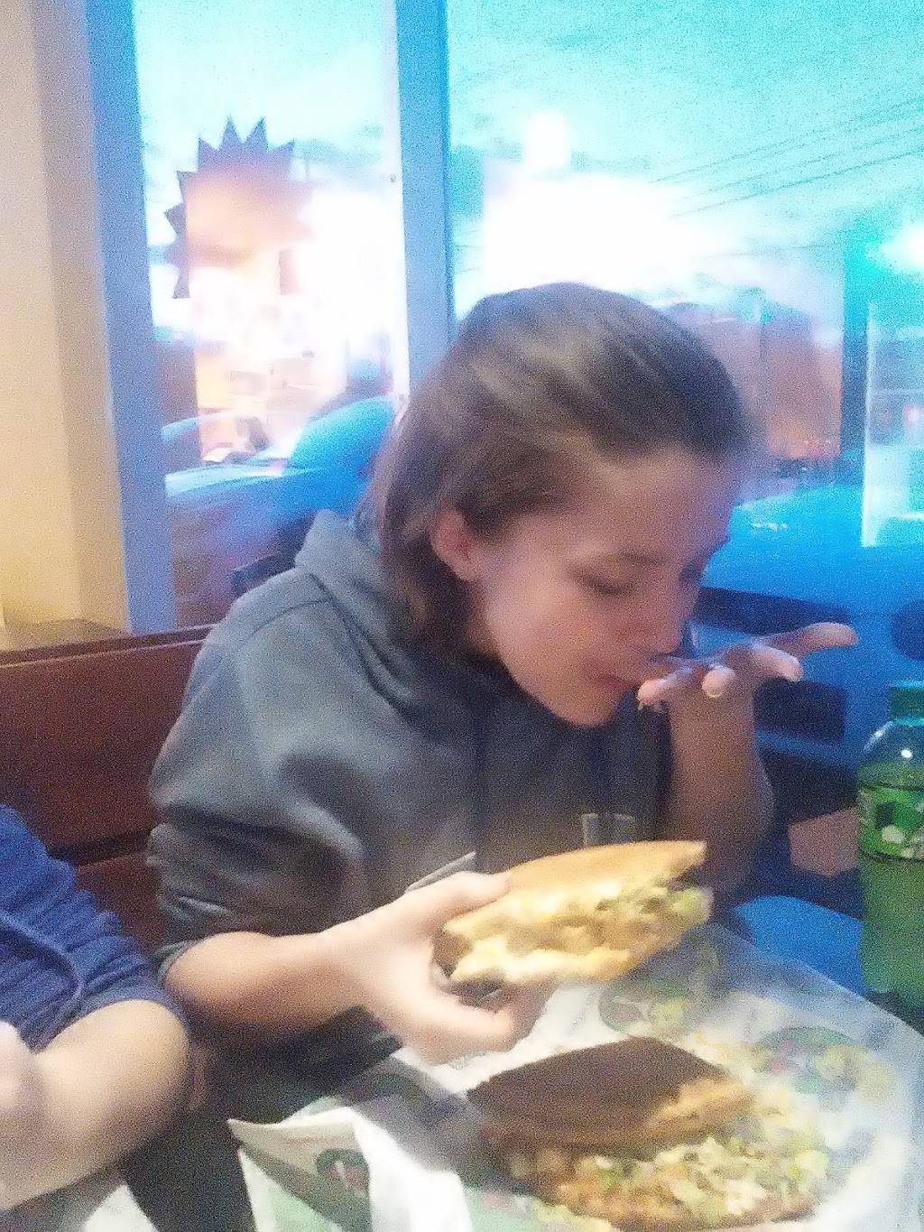 Foxs Pizza Den of Kingwood | restaurant | 400 E Main St, Kingwood, WV 26537, USA | 3043290987 OR +1 304-329-0987