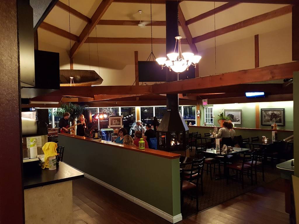 Harbour House Grill | restaurant | 727 Harbour St, Lefroy, ON L0L 1W0, Canada | 7054563663 OR +1 705-456-3663