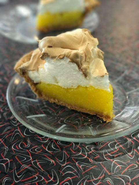 Traceys Diner | restaurant | 724 J St, Marysville, CA 95901, USA | 5309232567 OR +1 530-923-2567