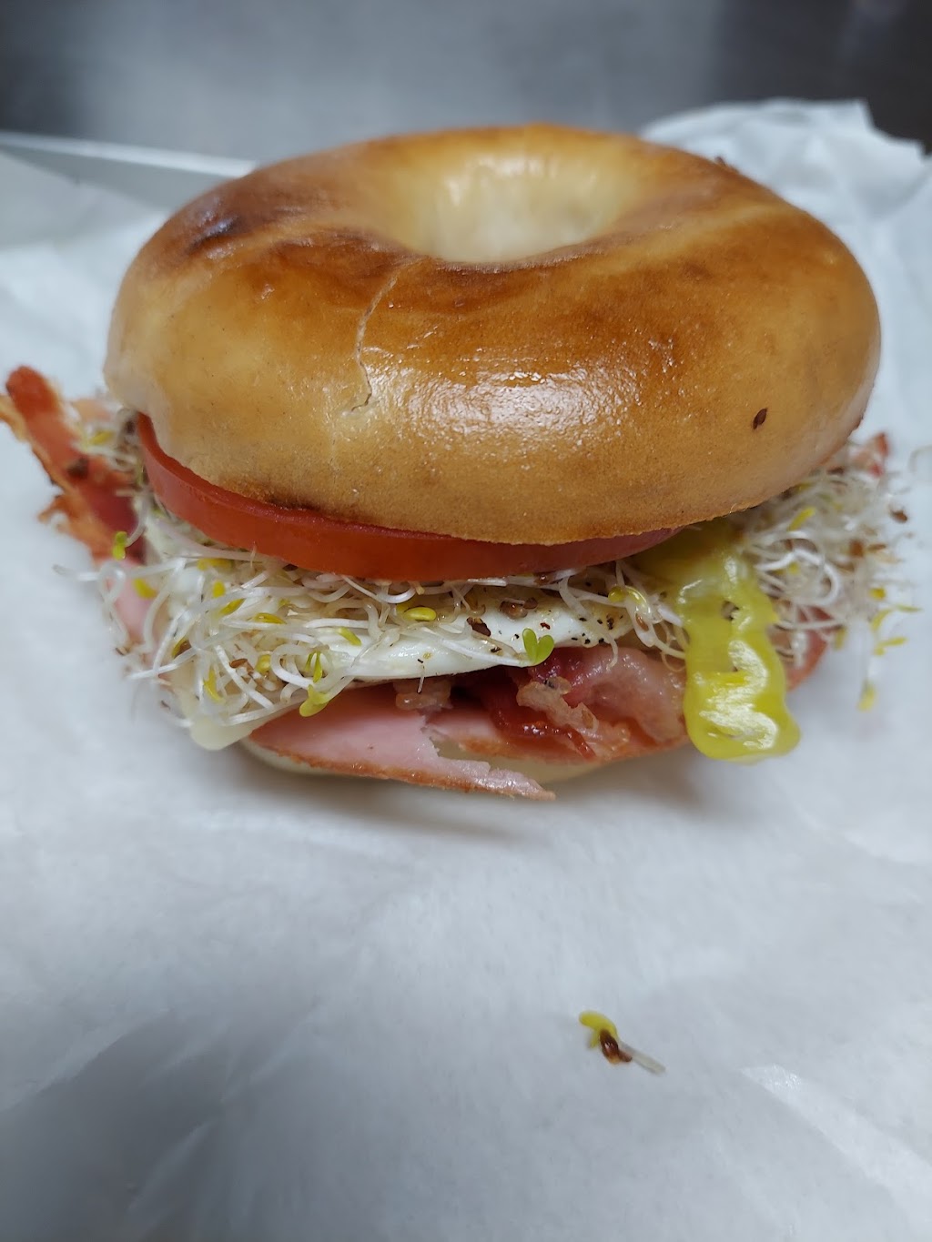 Mug-N-Deli | cafe | 20756 OR-62, Shady Cove, OR 97539, USA | 5418780009 OR +1 541-878-0009