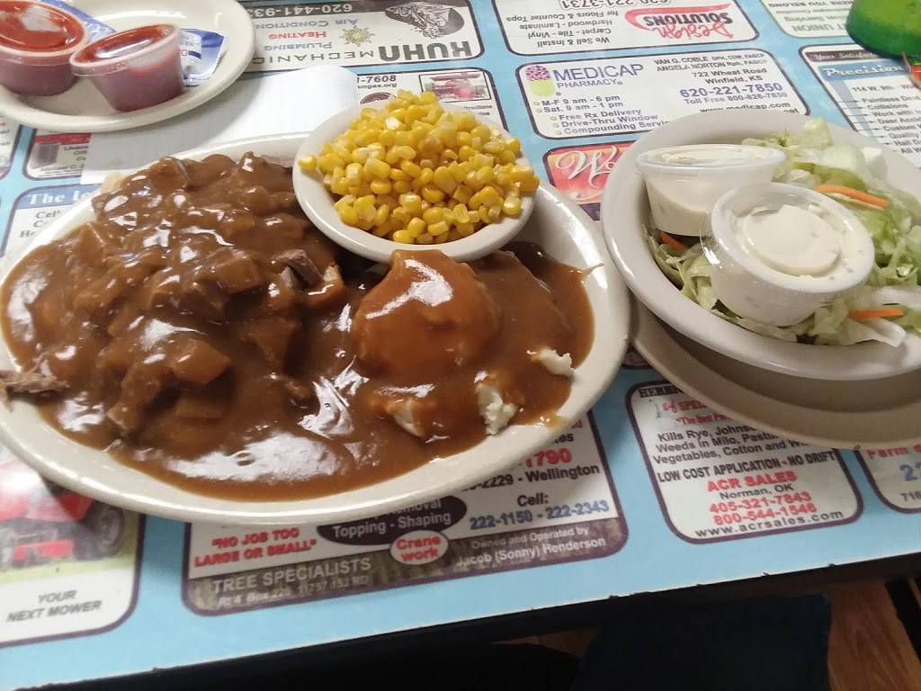 Bleus Family Dining | restaurant | 923 Main St, Winfield, KS 67156, USA | 6202212233 OR +1 620-221-2233