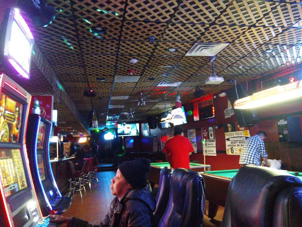 Grand Tequila Bar & Grill | restaurant | 1334 Grand Ave, Waukegan, IL 60085, USA | 2246373389 OR +1 224-637-3389