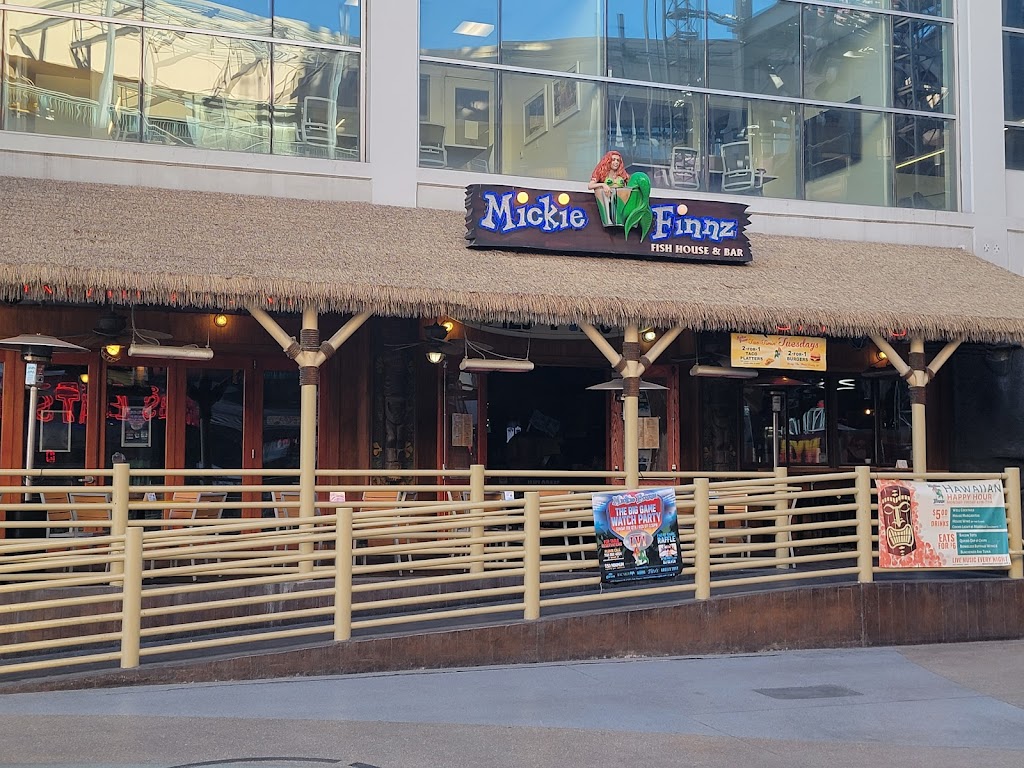 Mickie Finnz Fish House & Bar | restaurant | 425 E Fremont St, Las Vegas, NV 89101, USA | 7023824204 OR +1 702-382-4204