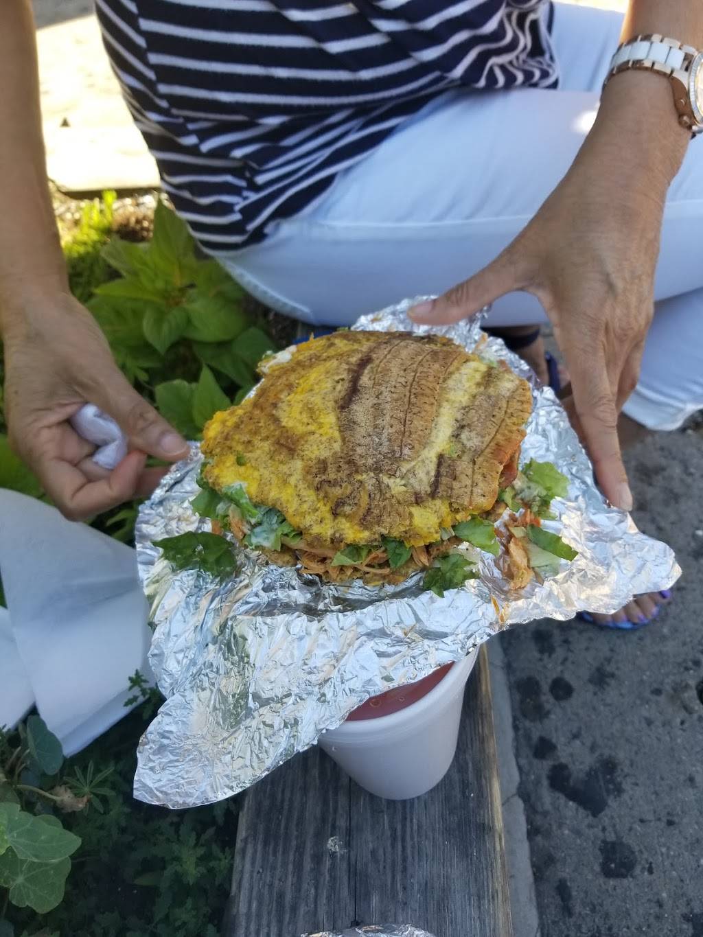 Patacon Pisao Truck | meal takeaway | 431 W 202nd St, New York, NY 10034, USA | 9179719828 OR +1 917-971-9828