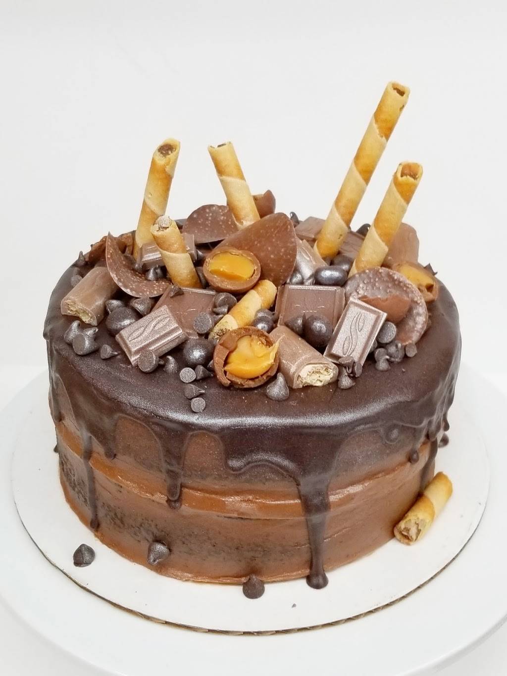 Hollys Sweet Treats | bakery | 205 S Main St, Hutchinson, KS 67501, USA | 6208889866 OR +1 620-888-9866