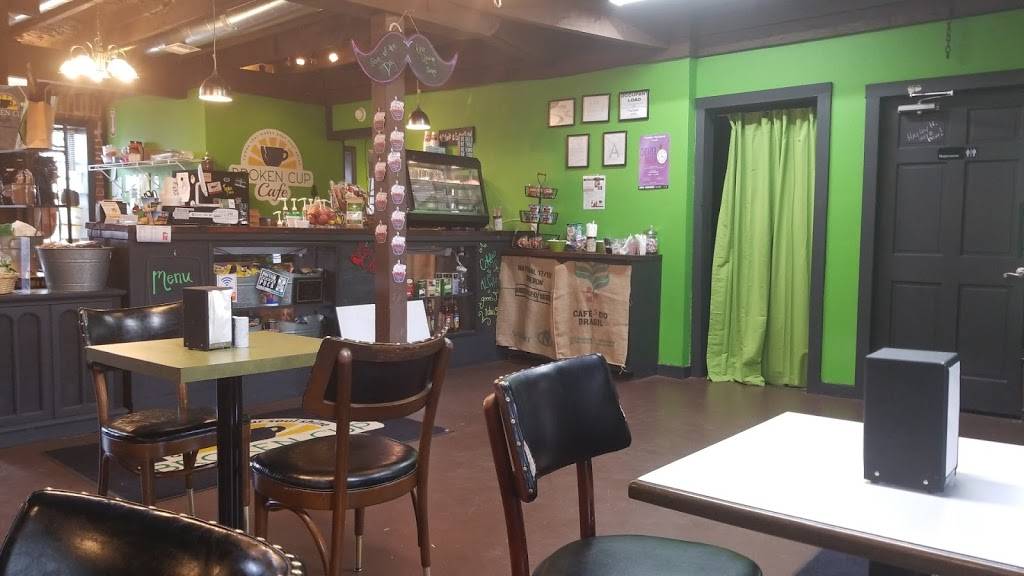 Broken Cup Cafe | cafe | 203 Center St, Senatobia, MS 38668, USA | 6623018574 OR +1 662-301-8574