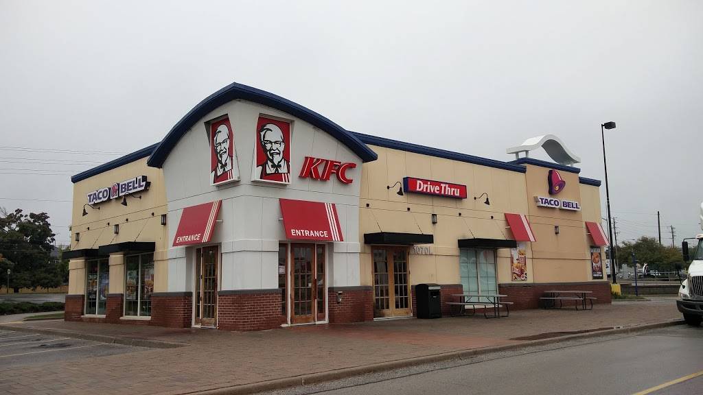 Taco Bell | meal takeaway | 1070 Major Mackenzie Dr E, Richmond Hill, ON L4S 1P3, Canada | 9058843444 OR +1 905-884-3444