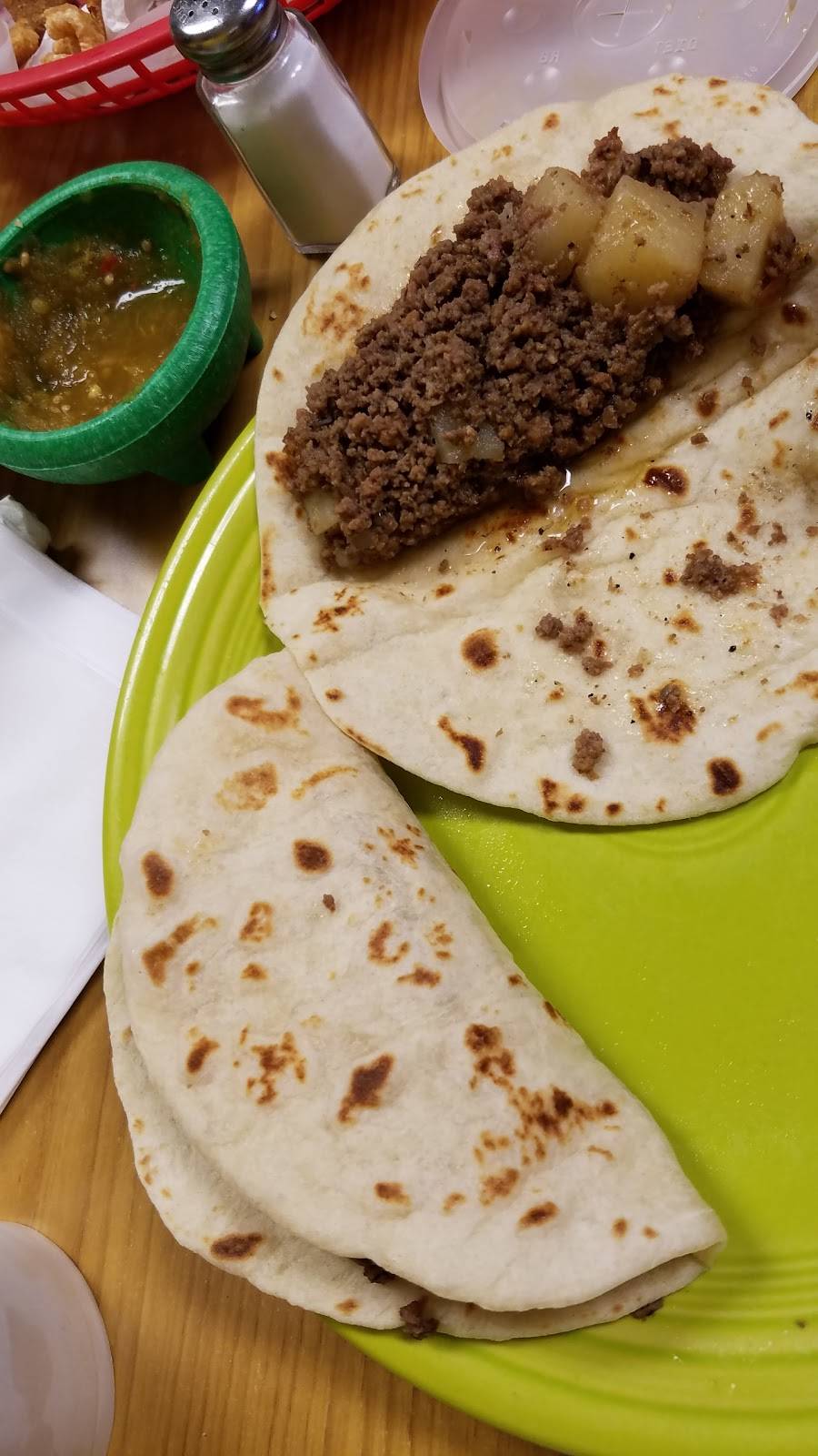 Chelitas mexican restaurant | restaurant | 550 Old Hwy 90 W, San Antonio, TX 78237, USA | 2106877237 OR +1 210-687-7237