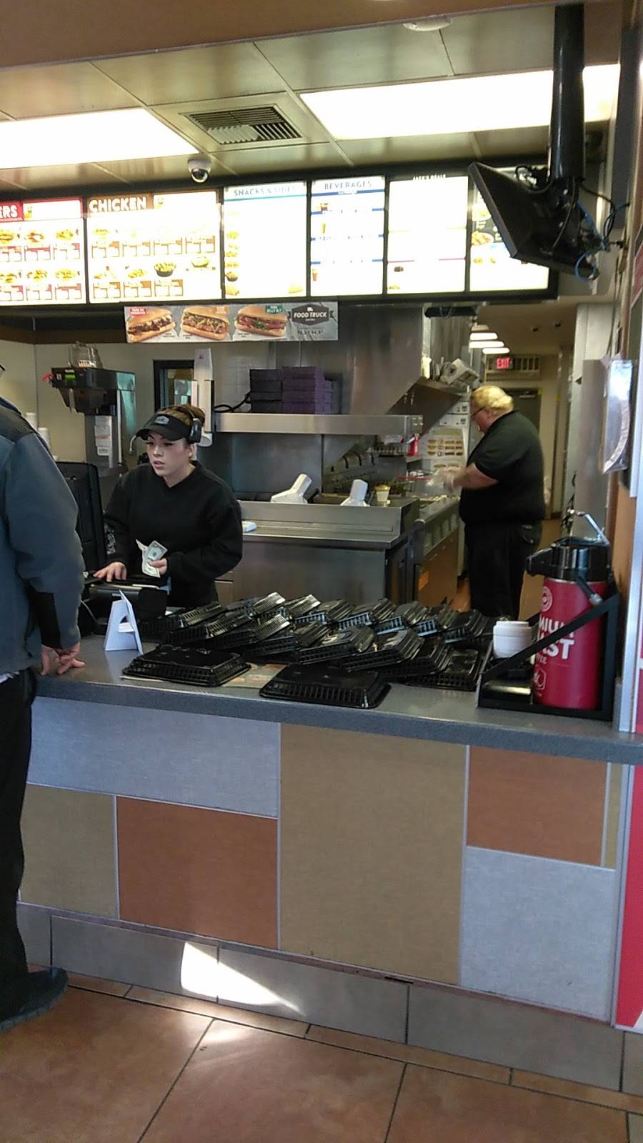 Jack in the Box | restaurant | 8520 Evergreen Way, Everett, WA 98208, USA | 4252679651 OR +1 425-267-9651