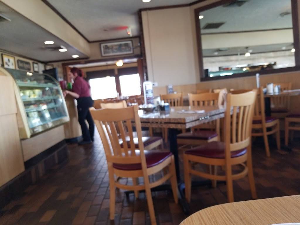 P.T. Christoffs | restaurant | 22900 Allen Rd, Woodhaven, MI 48183, USA | 7346754626 OR +1 734-675-4626