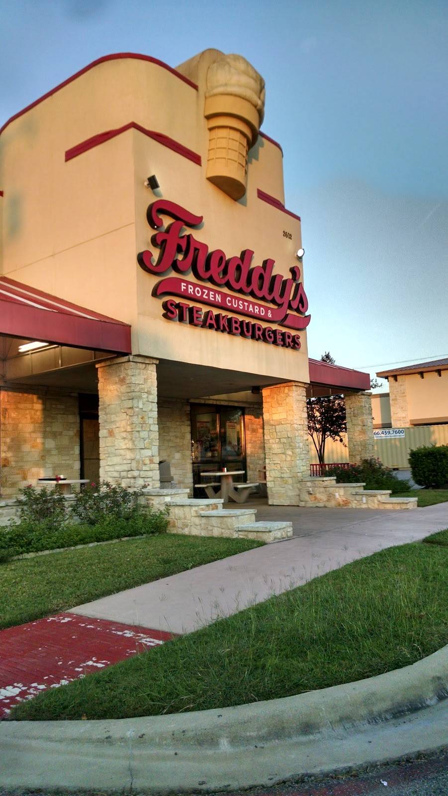 Freddys Frozen Custard & Steakburgers | restaurant | 2602 W Pecan St, Pflugerville, TX 78660, USA | 5122519332 OR +1 512-251-9332