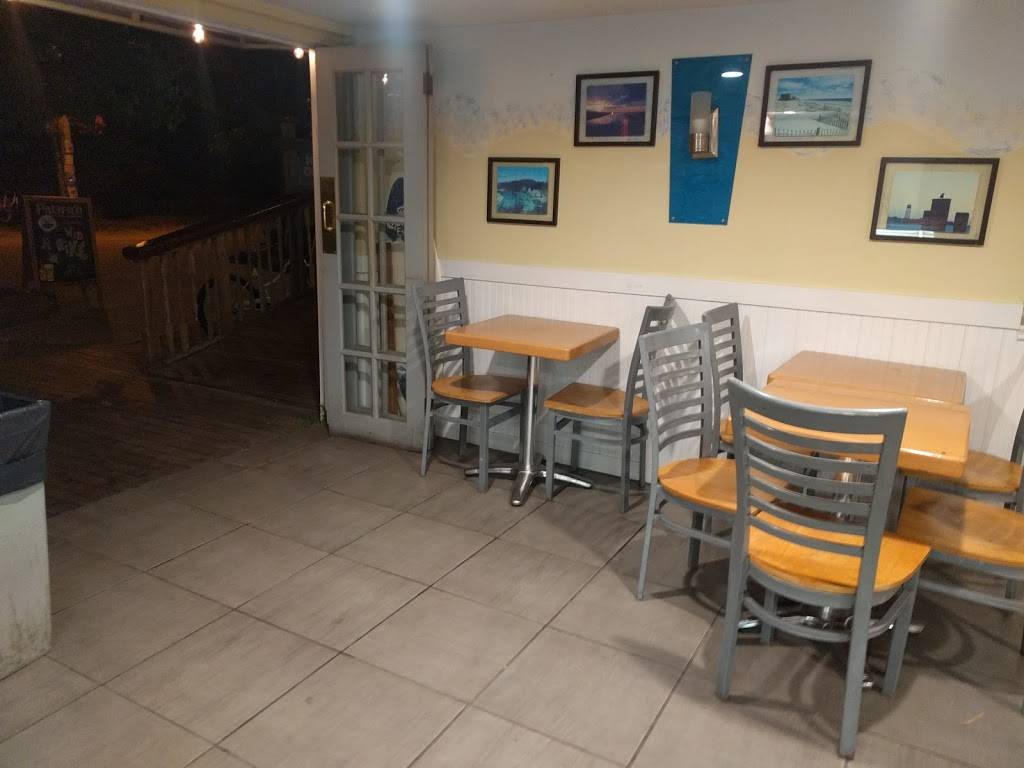 Schooner Inn | restaurant | 57 Bay View Walk, Ocean Beach, NY 11770, USA | 6315838498 OR +1 631-583-8498