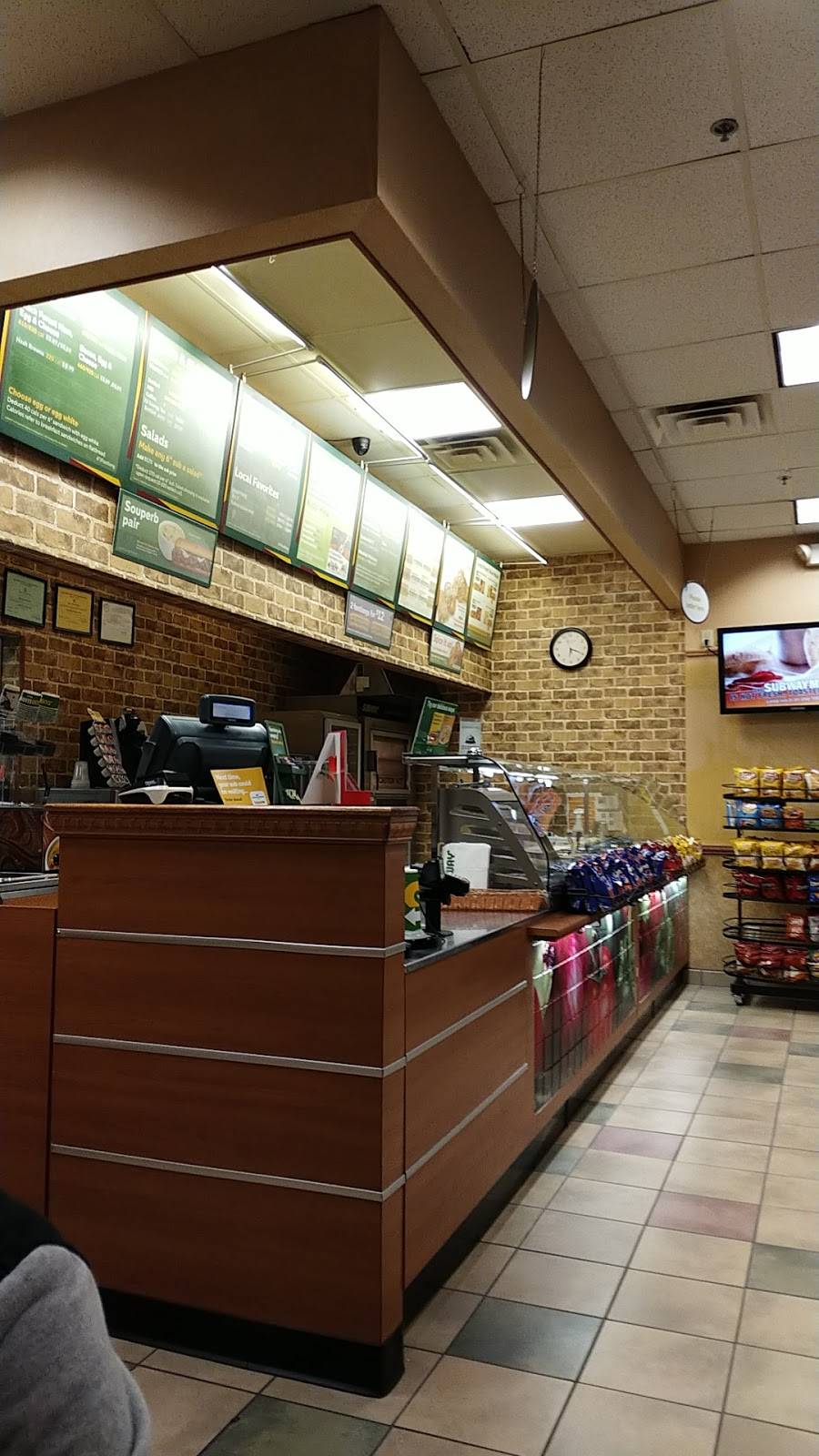 Subway | restaurant | 80 Newport Ave, Rumford, RI 02916, USA | 4012701925 OR +1 401-270-1925