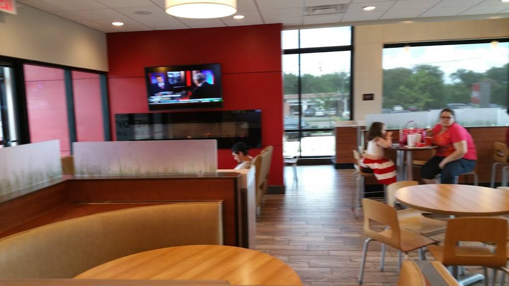 Wendys | restaurant | 1905 N Garland Ave, Garland, TX 75040, USA | 9728657699 OR +1 972-865-7699