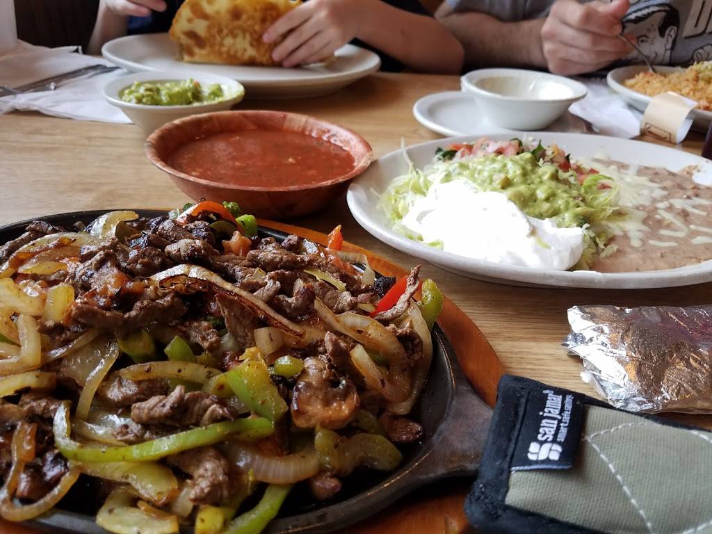 Campesinos Grill | restaurant | 1170 N Wooster Ave, Strasburg, OH 44680, USA | 3308780200 OR +1 330-878-0200