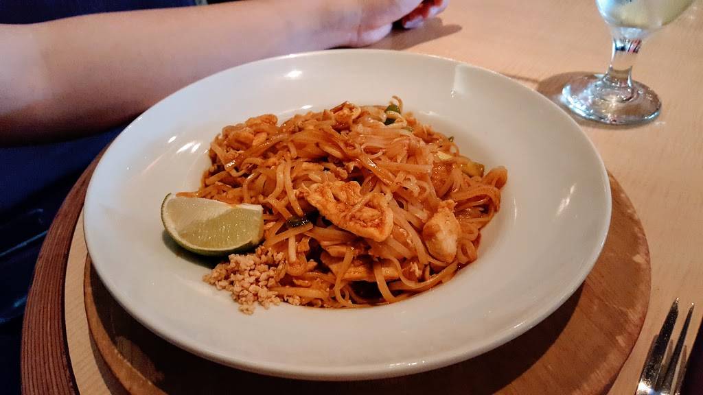 Silver Thai Cuisine | restaurant | 906 W McDermott Dr Ste 104, Allen, TX 75013, USA | 9727477452 OR +1 972-747-7452