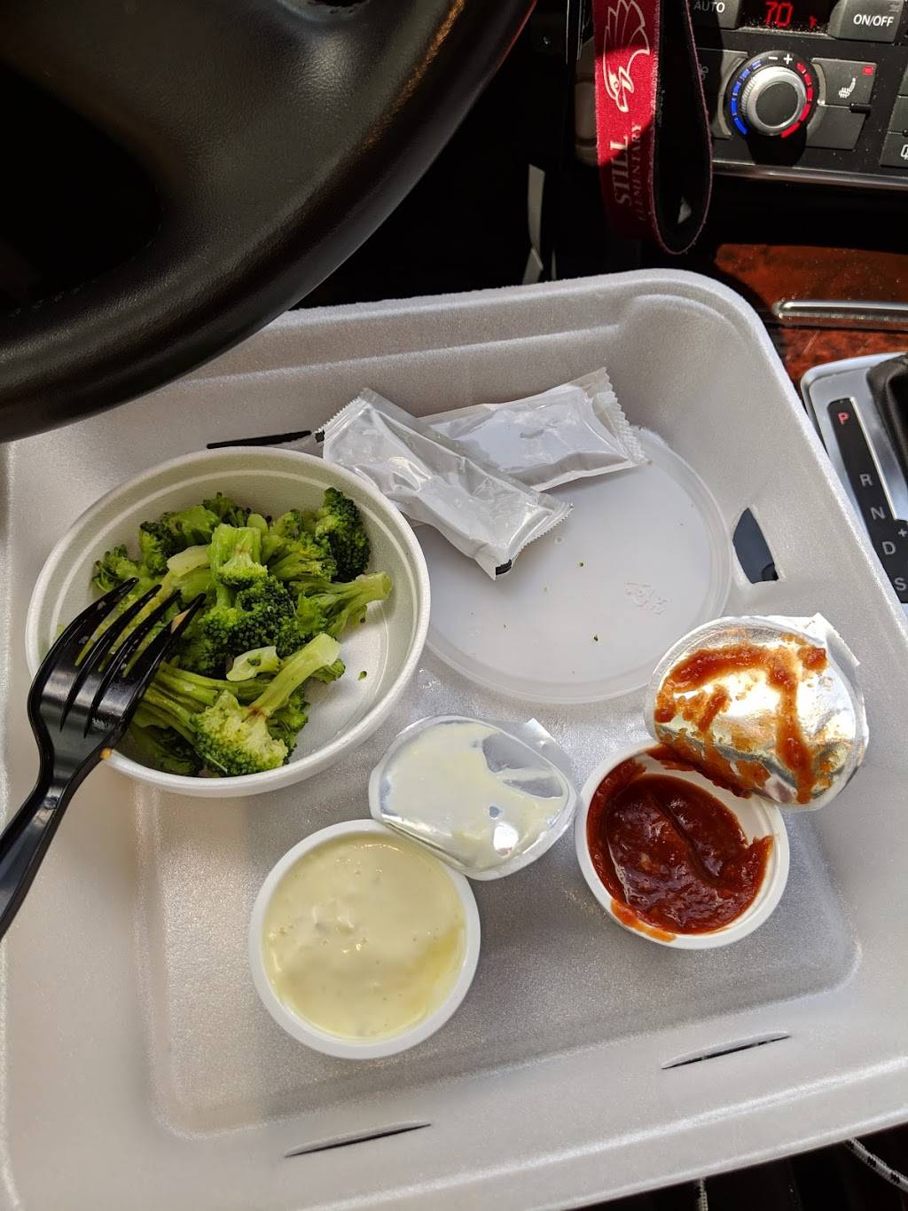 Captain Ds | restaurant | 1095 Ralph David Abernathy Blvd SW, Atlanta, GA 30310, USA | 4047526645 OR +1 404-752-6645