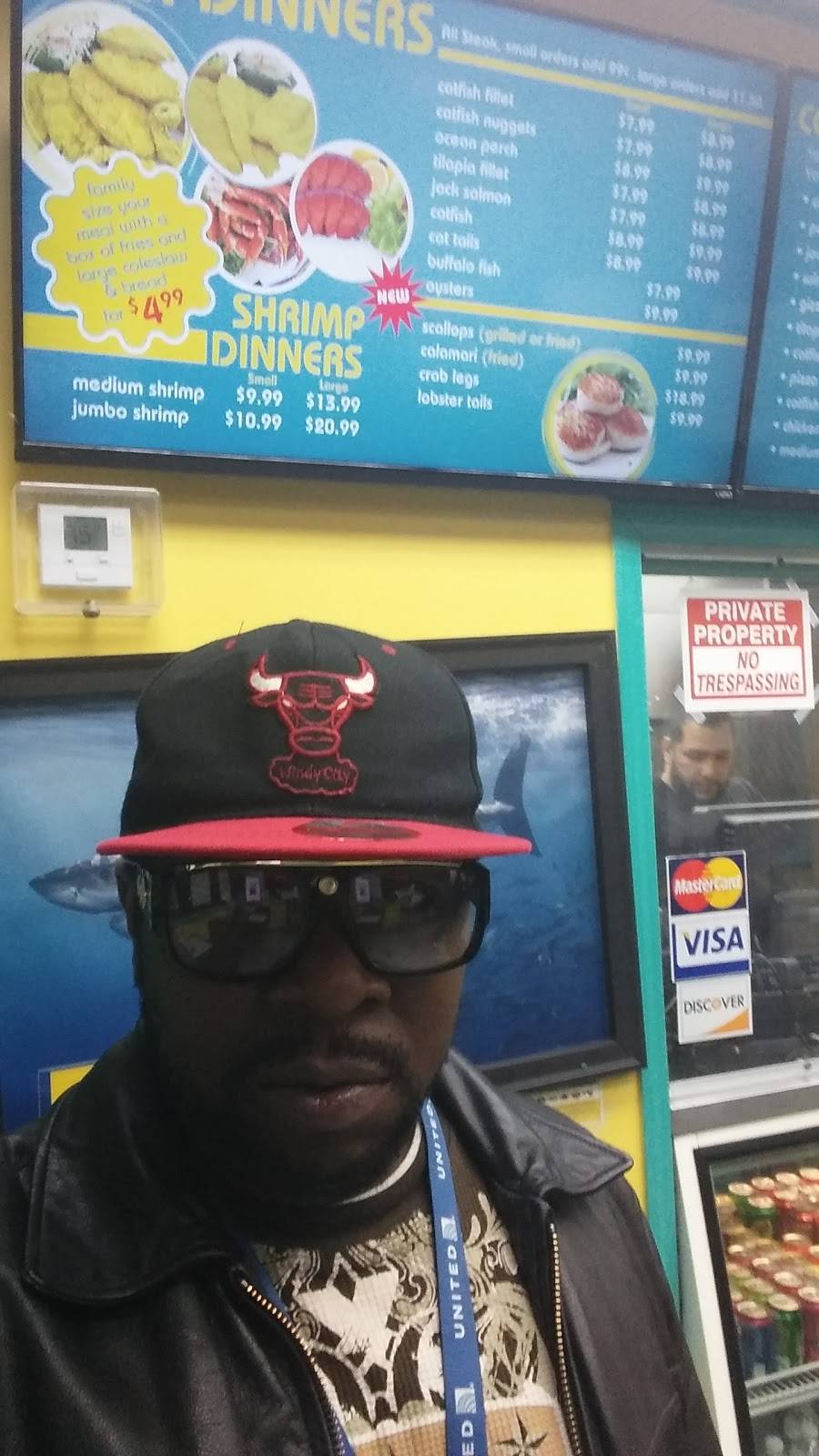 Sharks Fish & Chicken | restaurant | 100 E 79th St, Chicago, IL 60619, USA | 7734874000 OR +1 773-487-4000