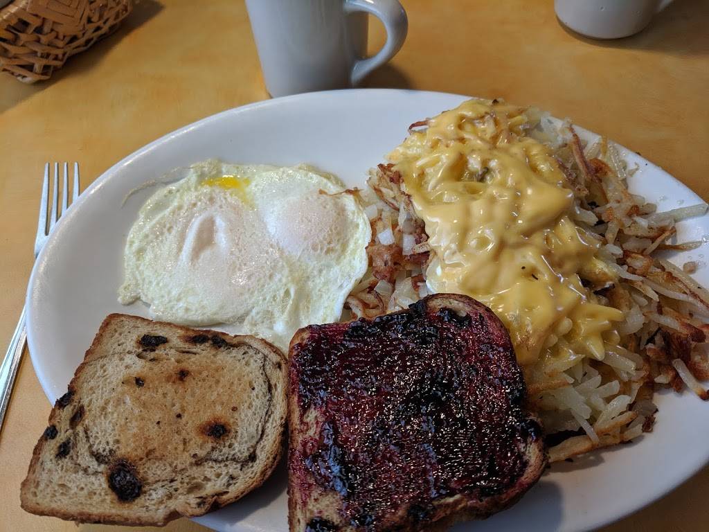 Dilberts | restaurant | 11303 US-31, Interlochen, MI 49643, USA | 2312753005 OR +1 231-275-3005