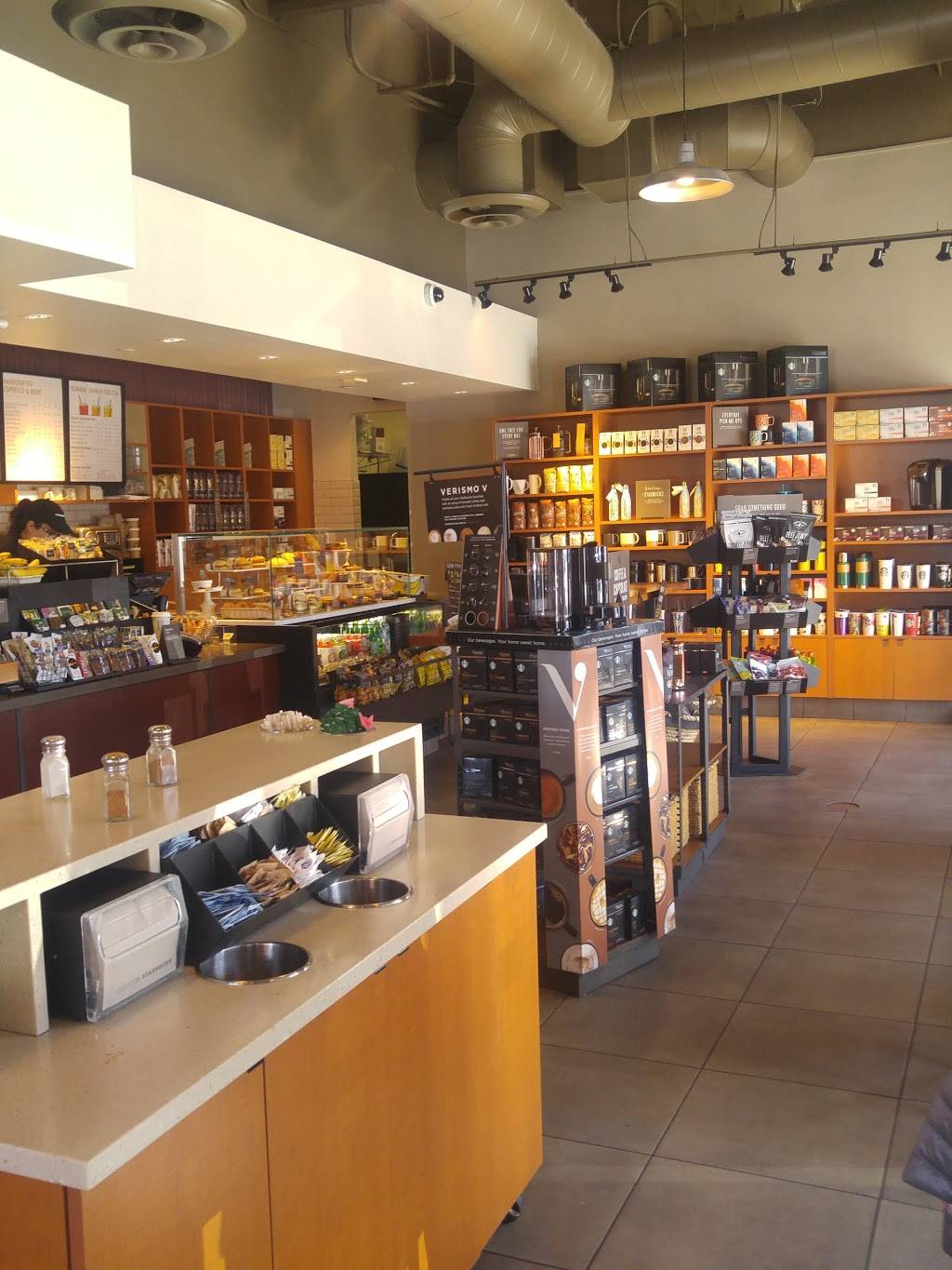 Starbucks | cafe | 1711 N Victory Pl, Burbank, CA 91502, USA | 8188433979 OR +1 818-843-3979