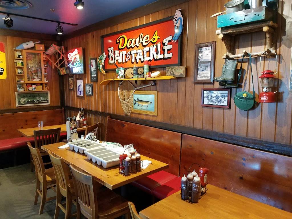 Famous Daves Bar-B-Que | restaurant | 3250 W Frye Rd, Chandler, AZ 85226, USA | 4807821212 OR +1 480-782-1212