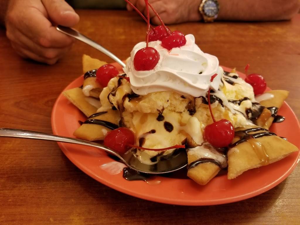 El Burrito Mexican Restaurant | restaurant | 422 W Southline St, Cleveland, TX 77327, USA | 2815921932 OR +1 281-592-1932