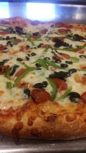 Primos Pizza Oak Park | restaurant | 10100 W Nine Mile Rd, Oak Park, MI 48237, USA | 2482681335 OR +1 248-268-1335