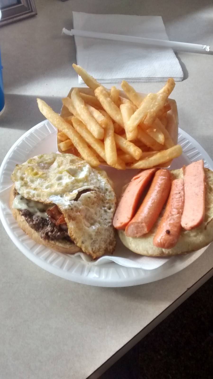 Augie & Rays Drive In | restaurant | 314 Main St, East Hartford, CT 06118, USA | 8605683770 OR +1 860-568-3770