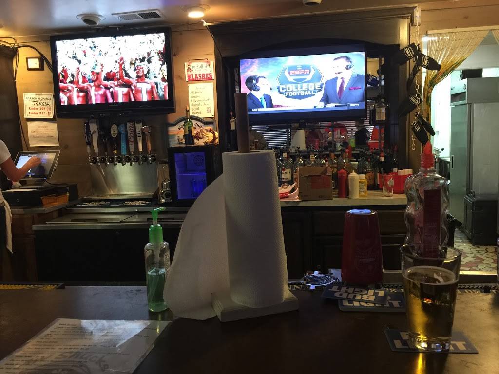 Aw Shucks Oyster Bar and Grill | restaurant | 4100 Wetumpka Hwy, Montgomery, AL 36110, USA | 3342796252 OR +1 334-279-6252