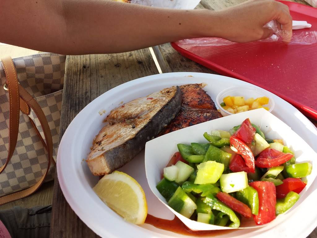 Hooked Up Seafood | restaurant | 1044 W Rio Grande Ave, Wildwood, NJ 08260, USA | 6095222722 OR +1 609-522-2722