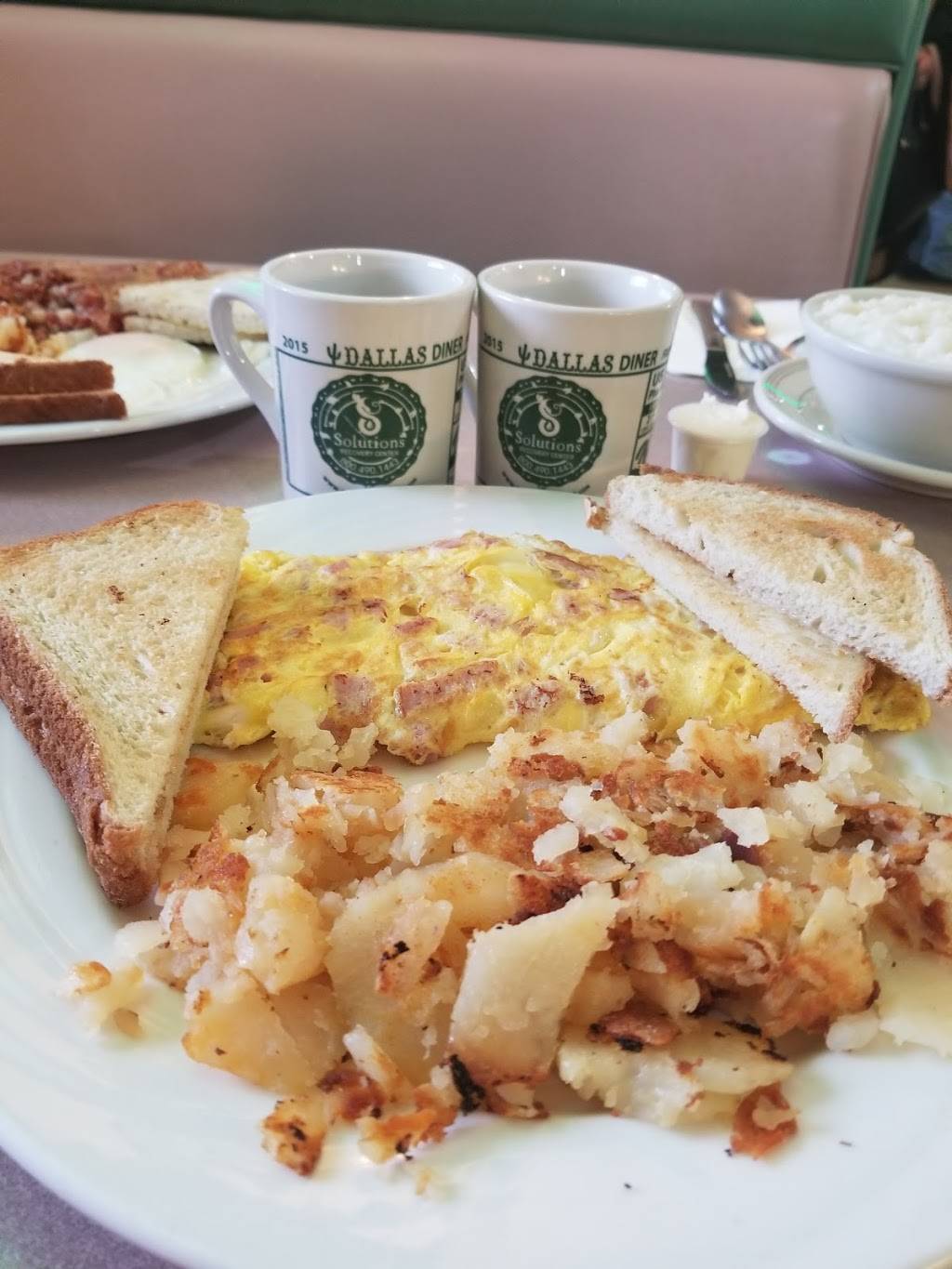 Dallas Diner | restaurant | 7025 Bristol Pike, Levittown, PA 19057, USA | 2155470990 OR +1 215-547-0990