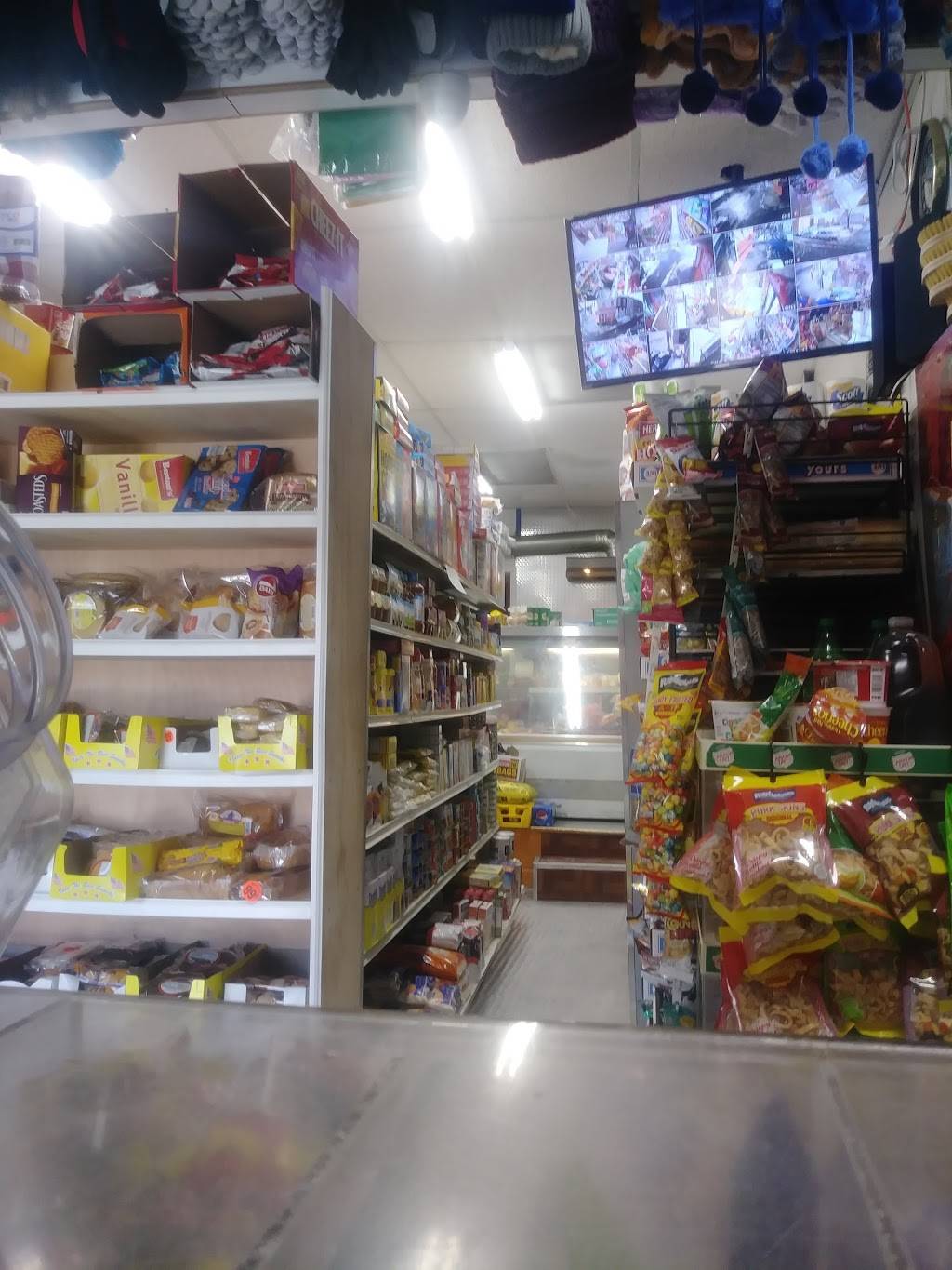 Torres calcano grocery | restaurant | 2080 Bellmore St, Philadelphia, PA 19134, USA | 2154261597 OR +1 215-426-1597