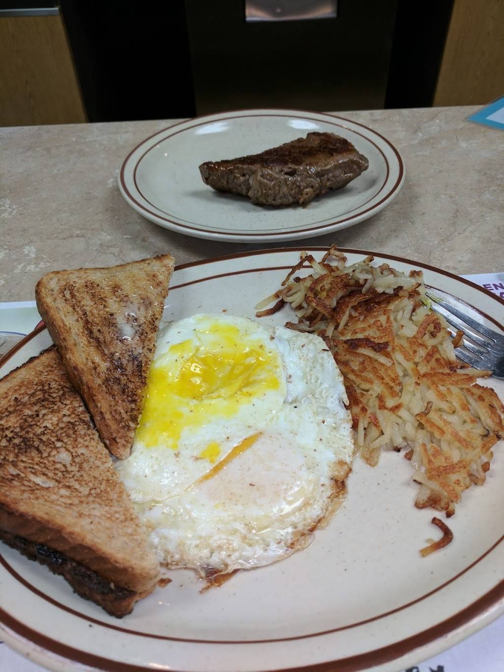 George Webb Restaurant | restaurant | 852 S Main St, West Bend, WI 53095, USA | 2623381518 OR +1 262-338-1518