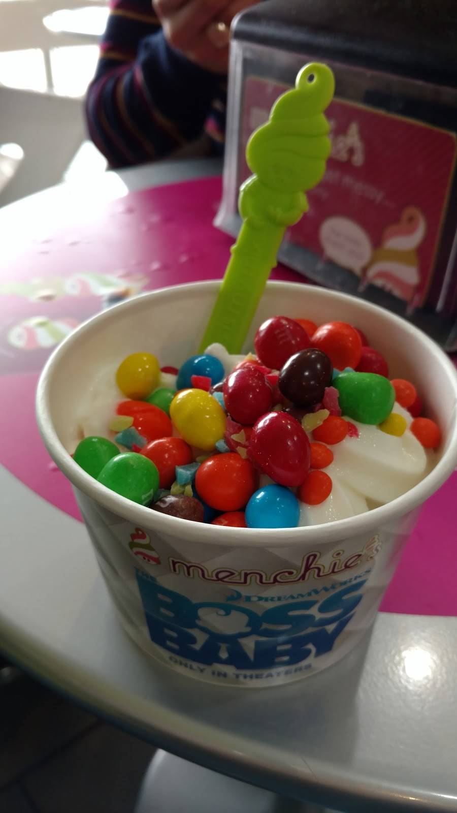Menchies Frozen Yogurt | bakery | 301 W Parkwood Ave, Friendswood, TX 77546, USA | 2814822806 OR +1 281-482-2806