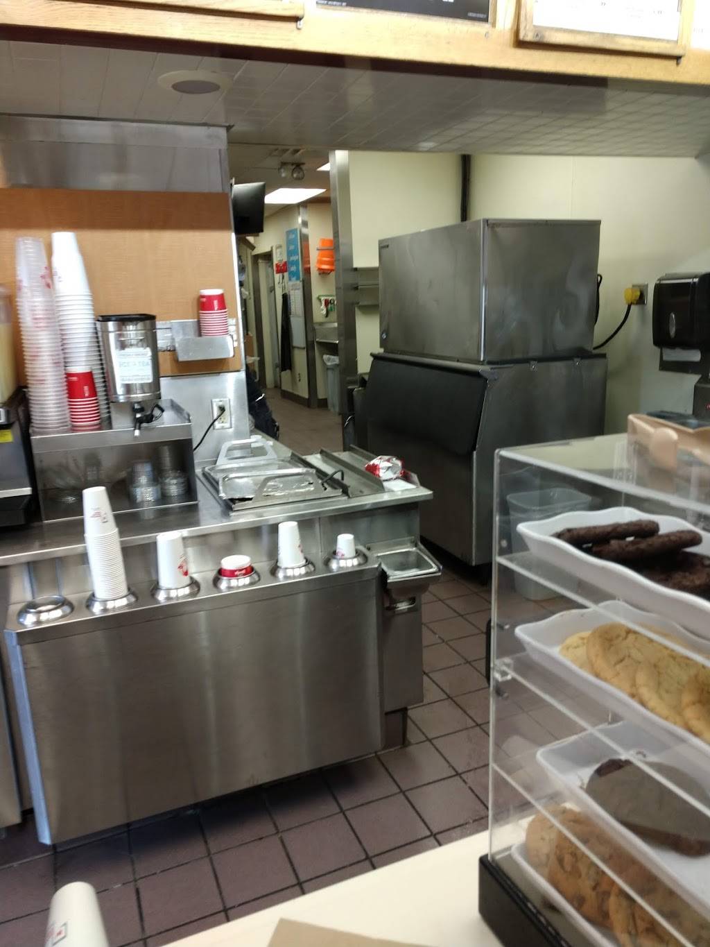 Wendys | restaurant | 2845 Kirby Pkwy, Memphis, TN 38119, USA | 9014952280 OR +1 901-495-2280