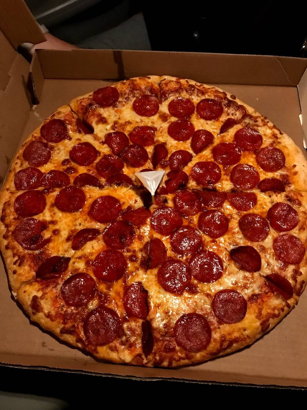 Atlas Pizza ndg | restaurant | 6555 Avenue Somerled, Montréal, QC H4V 1S9, Canada | 5143690505 OR +1 514-369-0505