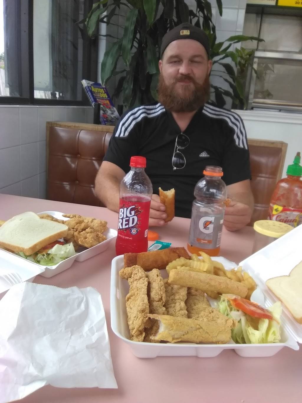 Navy Seafood | restaurant | 7274 Scott St, Houston, TX 77021, USA | 7137474950 OR +1 713-747-4950