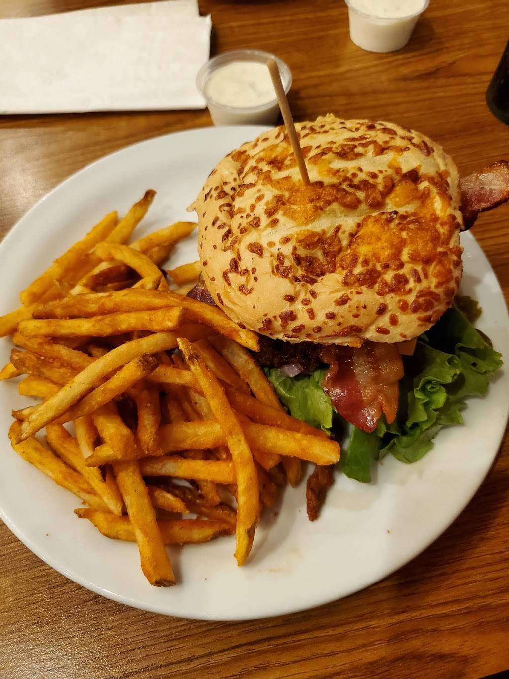 Dennys | restaurant | 801 Sierra St, Kingsburg, CA 93631, USA | 5598973991 OR +1 559-897-3991