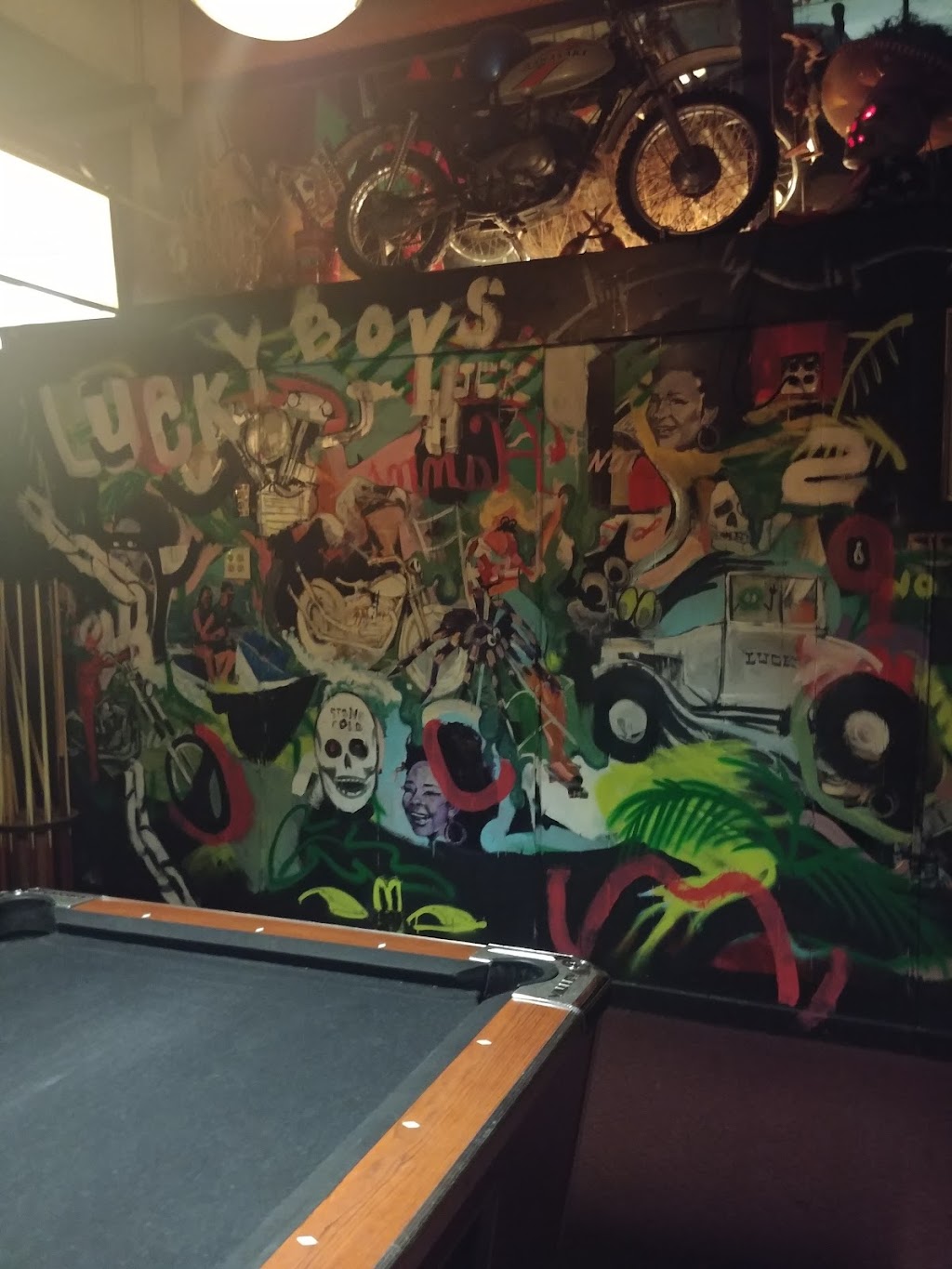 Lucky Boys | restaurant | 1615 Genessee St, Kansas City, MO 64102, USA | 8164428131 OR +1 816-442-8131