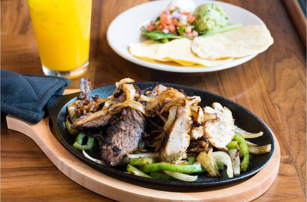 El Famoso | restaurant | 5228 N OConnor Blvd #126, Irving, TX 75039, USA | 4692219500 OR +1 469-221-9500