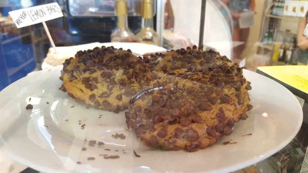 Blue Table | restaurant | 4774 Park Granada # 4, Calabasas, CA 91302, USA | 8182225195 OR +1 818-222-5195