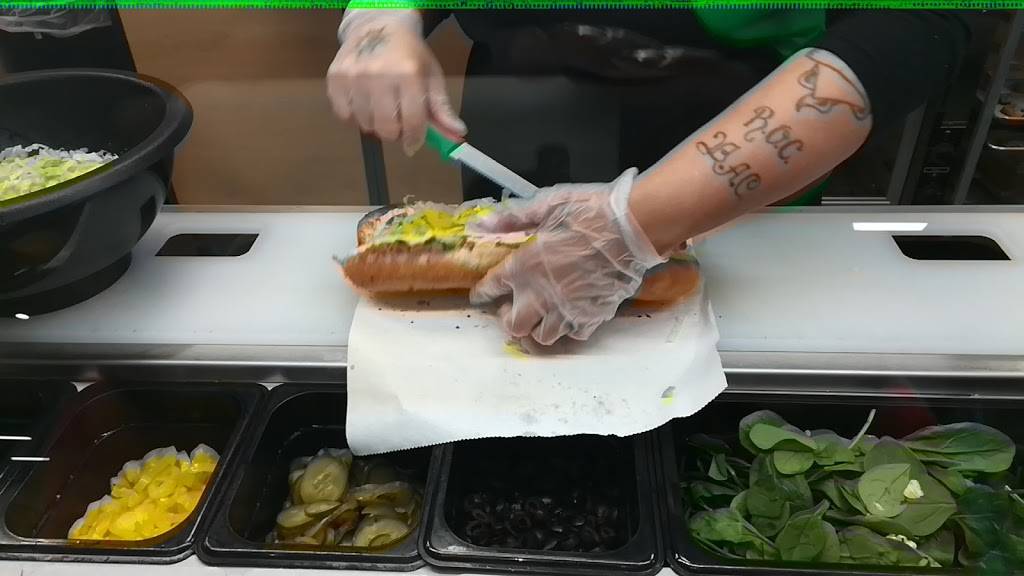 Subway | restaurant | 109000 Euclid Ave, Cleveland, OH 44106, USA | 2163686274 OR +1 216-368-6274