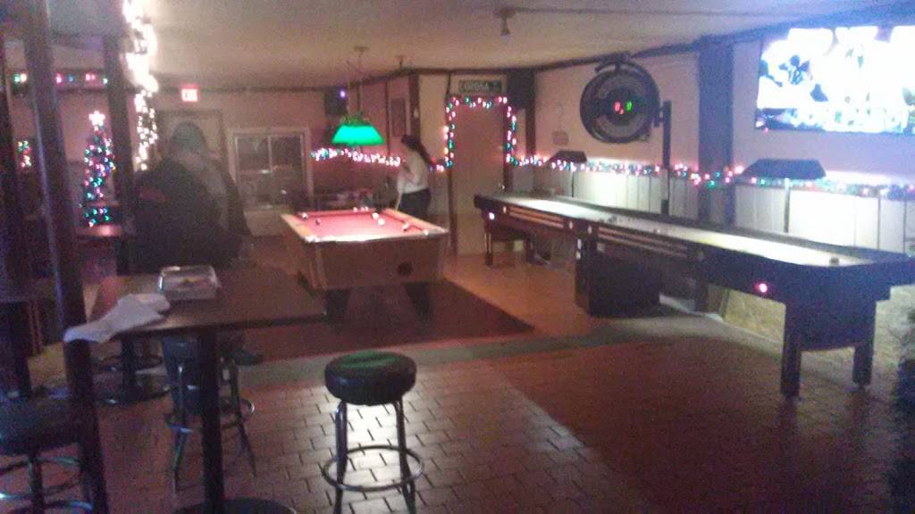 Dans horseshoe tavern | restaurant | 19 St Johns Park, Rochester, NY 14612, USA | 5853635472 OR +1 585-363-5472