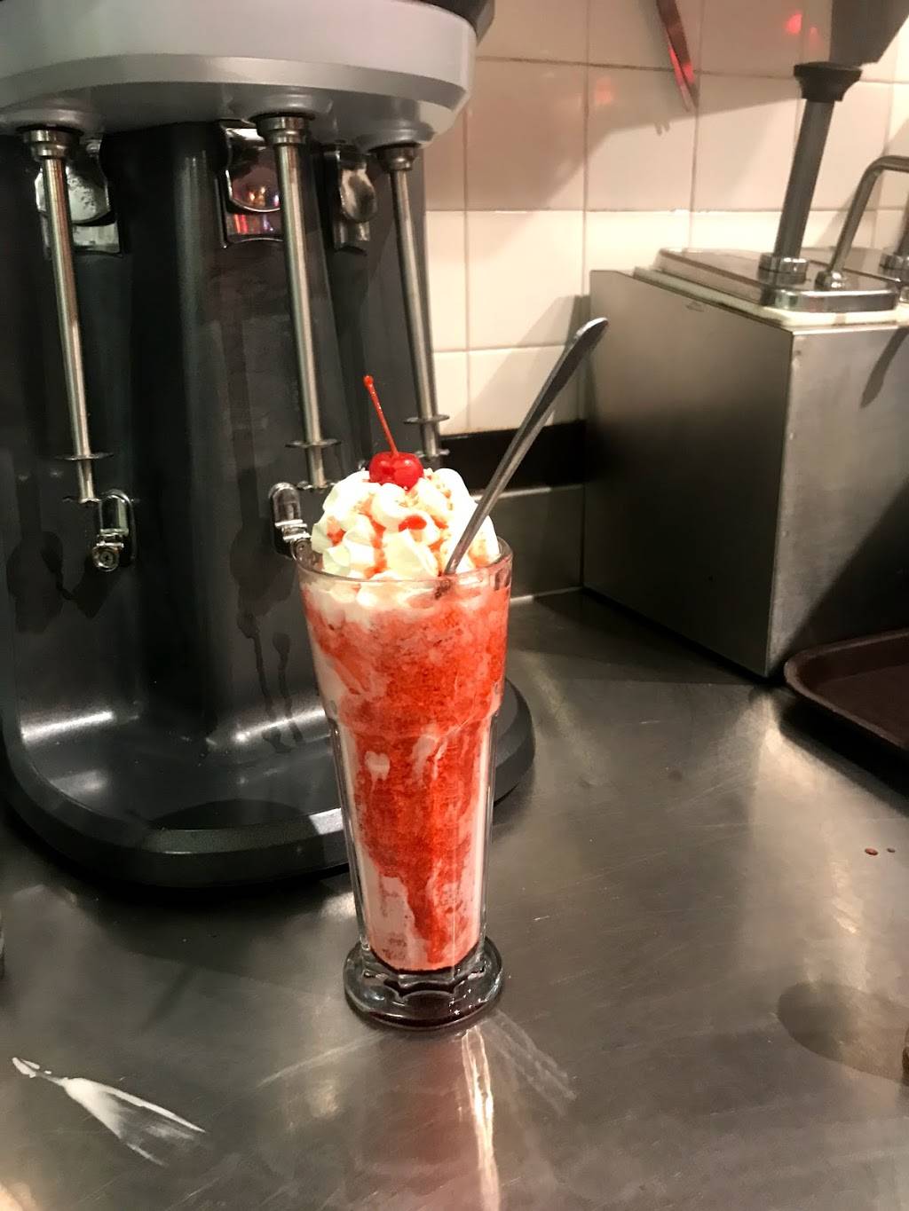 Schoops Hamburgers | restaurant | 2816 Calumet Ave, Valparaiso, IN 46383, USA | 2194642996 OR +1 219-464-2996